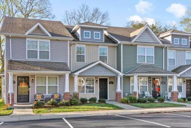 Main picture of 301 Alexander Blvd