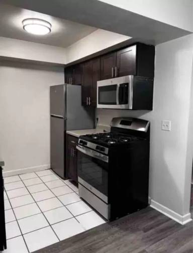 Main picture of 2131 N Summit Ave