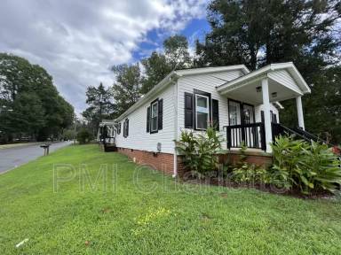 Main picture of 621 W Iredell Ave