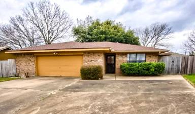 Main picture of 803 Lloyd Dr