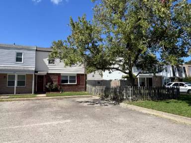 Main picture of 1211 Warwick Dr
