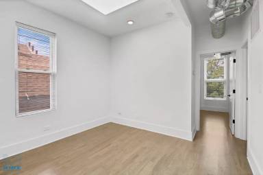 Main picture of 1813 W 21st St