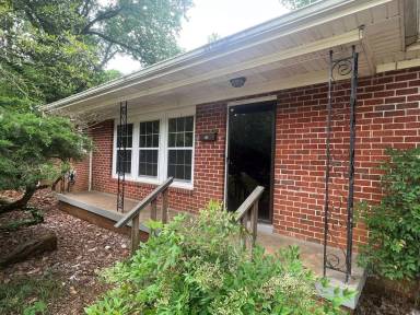 Main picture of 3710 Lakewood Cir NW