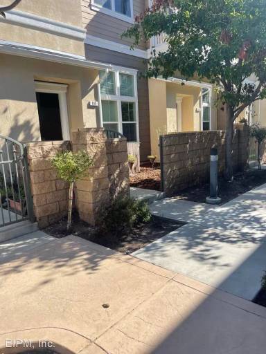 Main picture of 340 Mallory Way