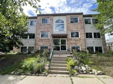 Main picture of 3446 Pleasant Ave