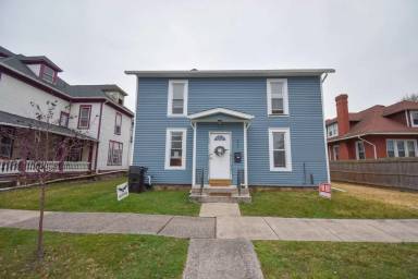 Main picture of 521 W Main St