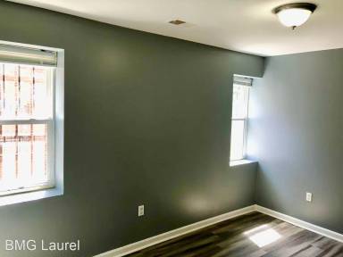 Main picture of 3051 30th St SE