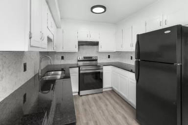 Main picture of 9018 Mahogany Row SE