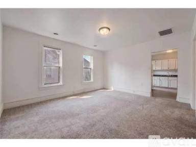 Main picture of 2706 Polk St NE