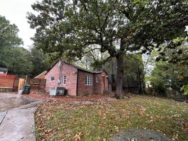 Main picture of 604 E Huntsville Rd
