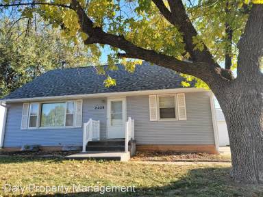 Main picture of 2229 W 8th St