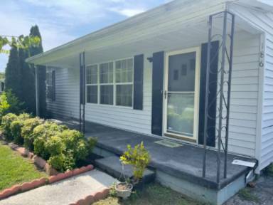Main picture of 186 Evans Ave