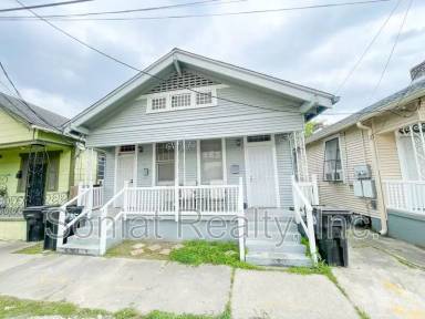 Main picture of 648 S Rendon St