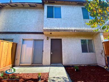 Main picture of 1138 Calle Oriente