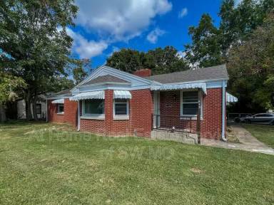 Main picture of 635 E Sunshine St
