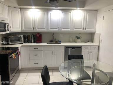 Main picture of Winston Tower 300 Apartments