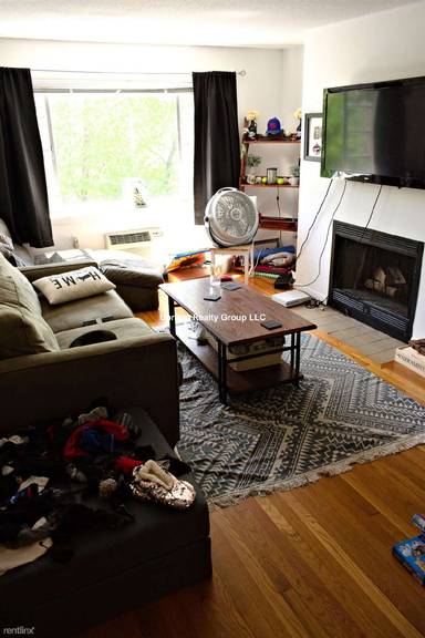 Main picture of 50 Evergreen St