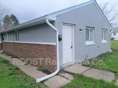 Main picture of 121 Stevens Ave