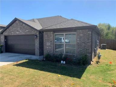 Main picture of 1611 Purple Finch St