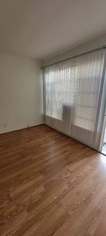 Main picture of 1828 N Kingsley Dr