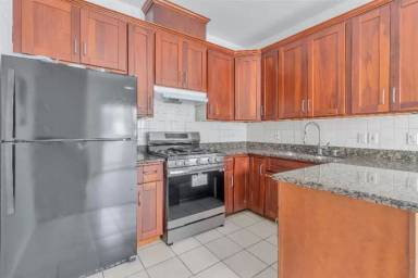 Main picture of 1114 International Blvd
