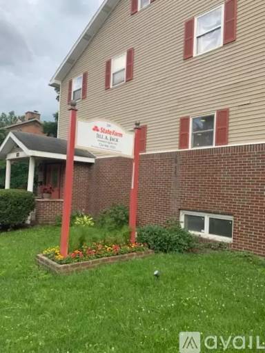 Main picture of 210 S Market St