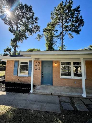 Main picture of 3730 Hickory St