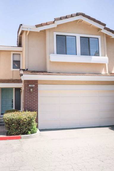 Main picture of 7894 Gate Way