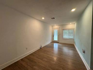 Main picture of 1006 W North St