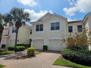 Main picture of 960 Hampton Cir