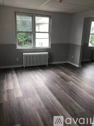 Main picture of 126 W 9th Ave