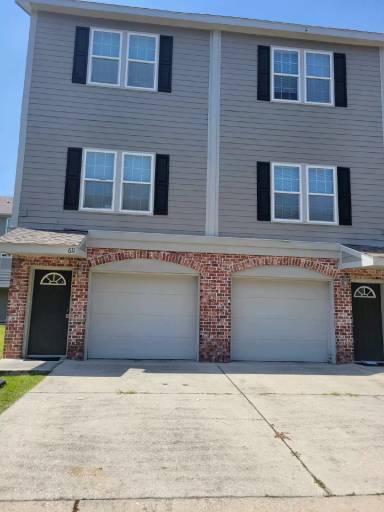 Main picture of 611 Peach St