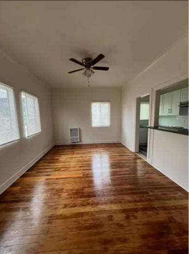 Main picture of 904 S Catalina St