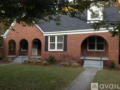 Main picture of 324 S Woodrow St
