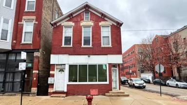 Main picture of 1086 N Marshfield