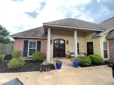 Main picture of 105 McKenna St