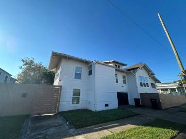 Main picture of 3724 S Liberty St