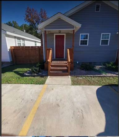 Main picture of 528 Manchester St SE