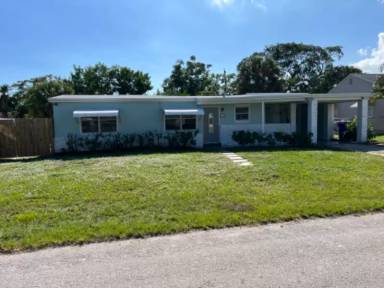 Main picture of 706 W Palm St