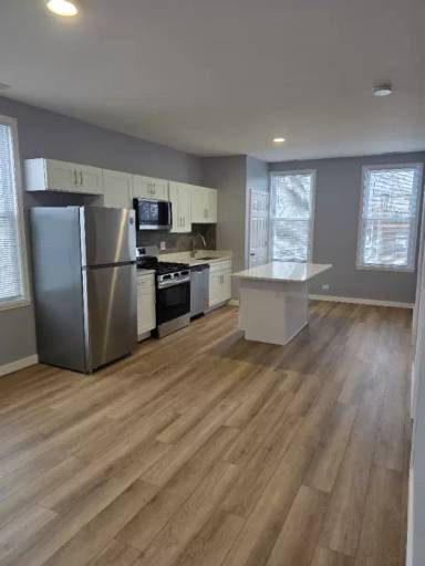 Main picture of 7613 W 60th St