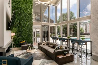 Main picture of University Downs