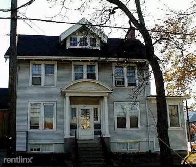 Main picture of 102 E Kingsley St
