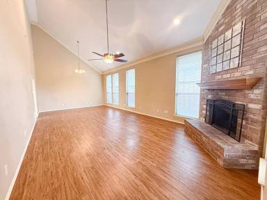 Main picture of 8902 Bayshore Ln