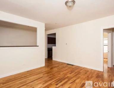 Main picture of 813 W Waveland Ave