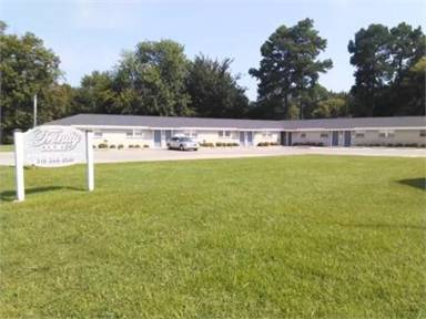 Main picture of 2500 Oliver Rd