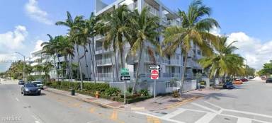 Main picture of 7832 Collins Ave