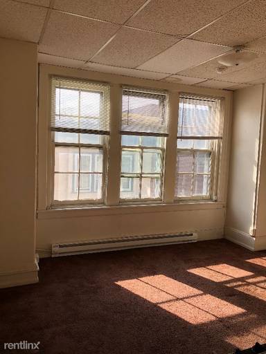 Main picture of 2046 Locust St
