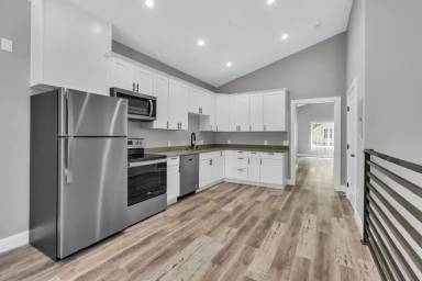 Main picture of 1620 Solons Aly