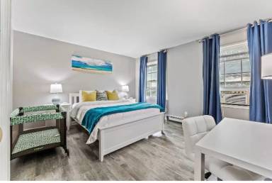 Main picture of 206 River St