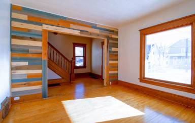 Main picture of 418 W Irving Ave